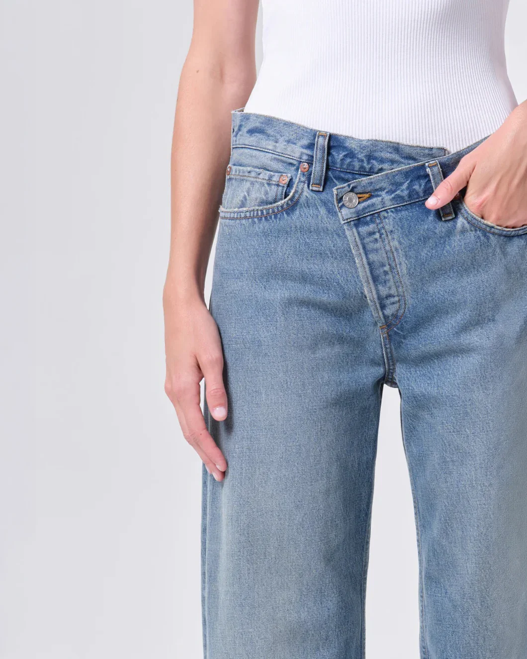Arc Criss Cross Jean - Image 6