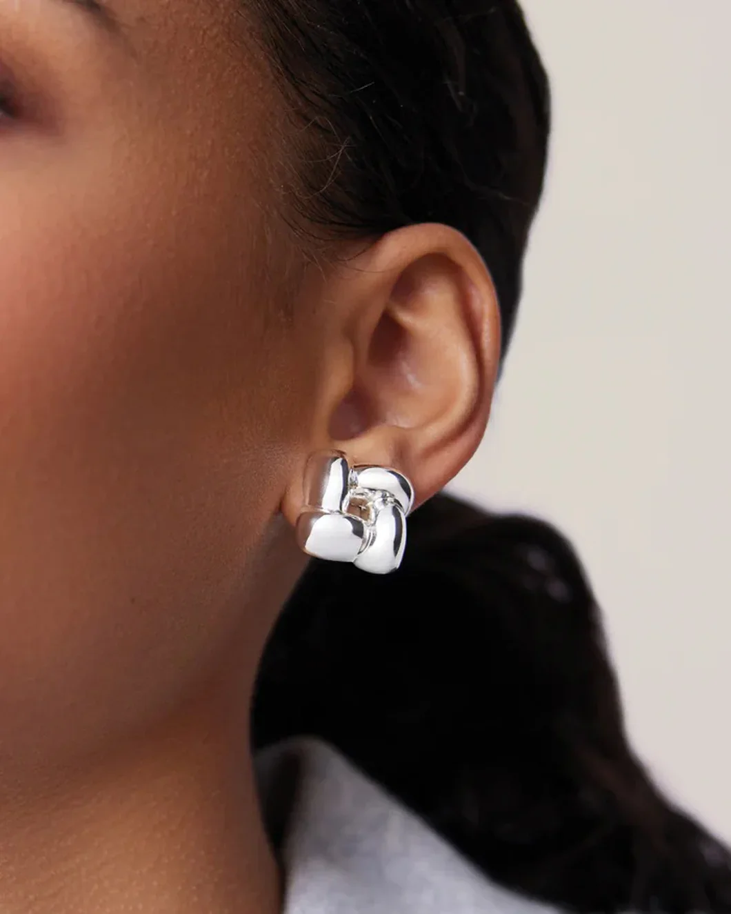Small Woven Square Earrings SIlver - Image 4