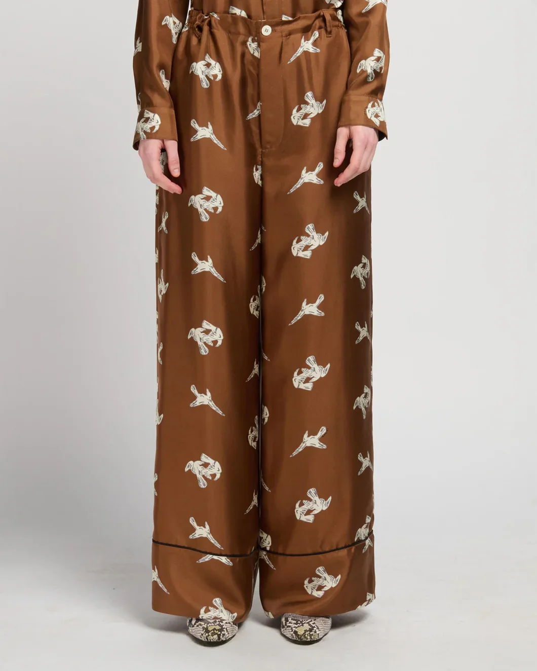 Raven-Print Wide Leg Trousers - Image 5