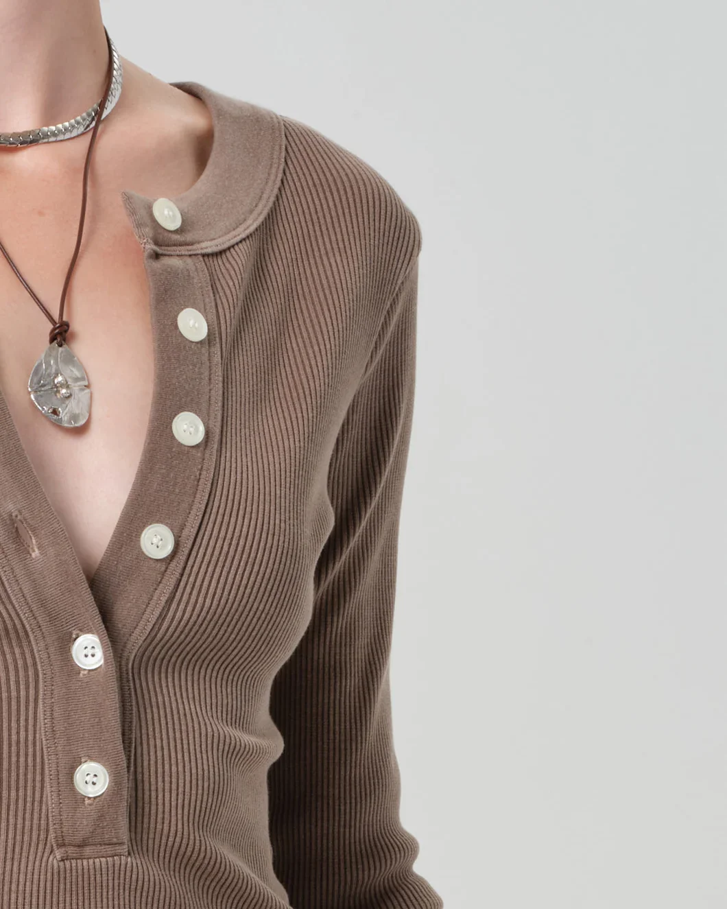 Varra Henley Cocoa - Image 6